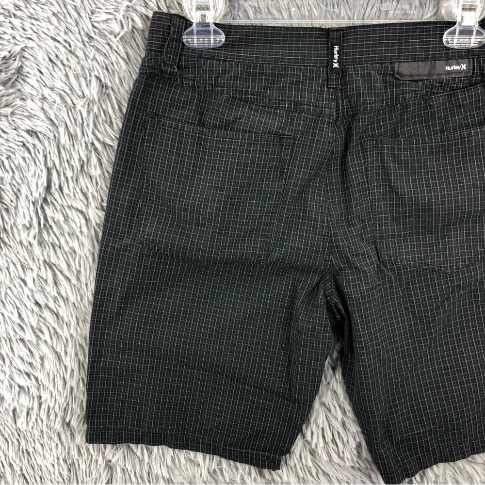 Hurley Shorts Mens Size 30 84 Slim Checkered Plaid Black Logo Chino